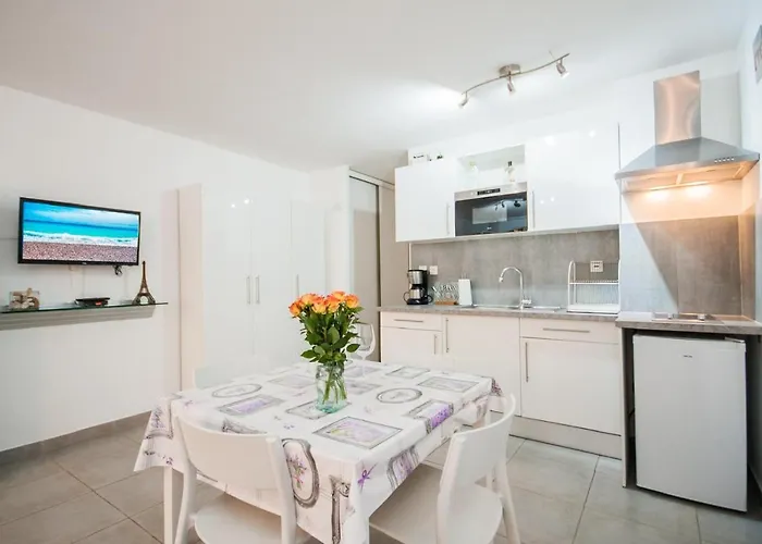 Le Chateau 4 Pers Ac Wifi Vecchia Apartamento